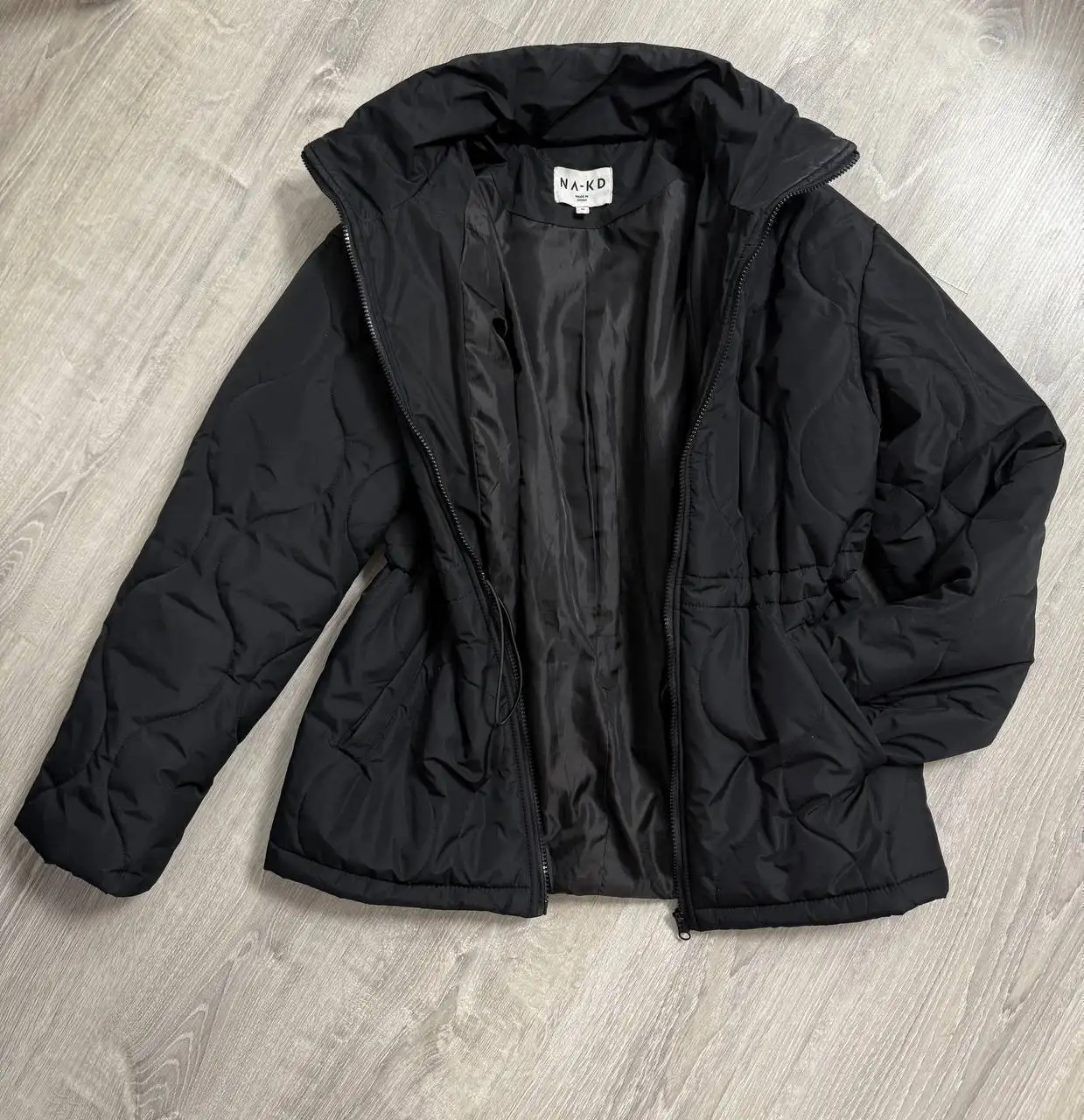 Стильная демисезонная куртка Na-KD размера S - Верхняя одежда (Одежда) в Химки