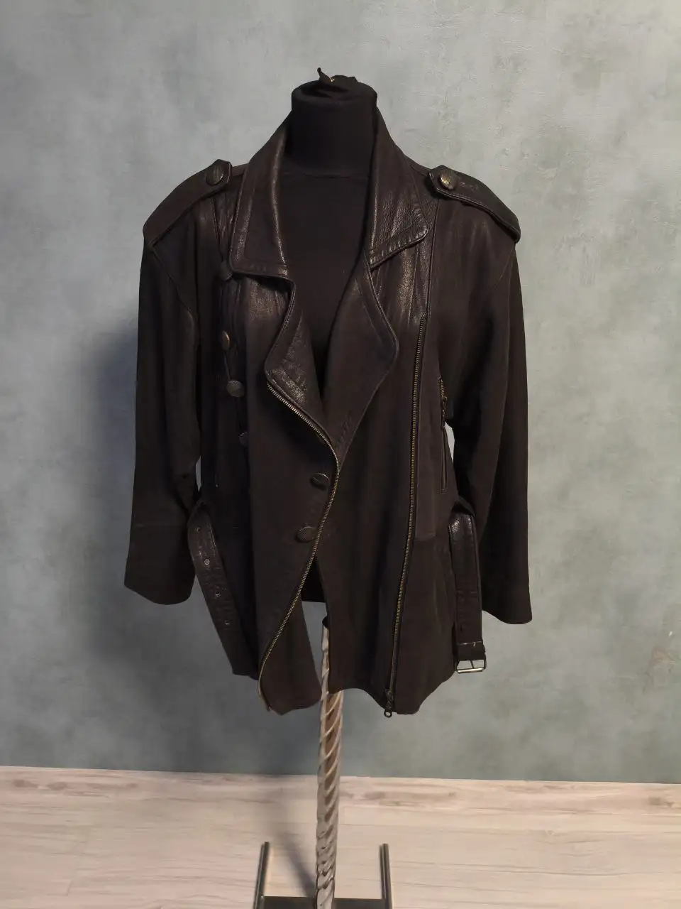 Куртка женская натуральный нубук Италия б/у - Верхняя одежда (Одежда) в Зеленоград