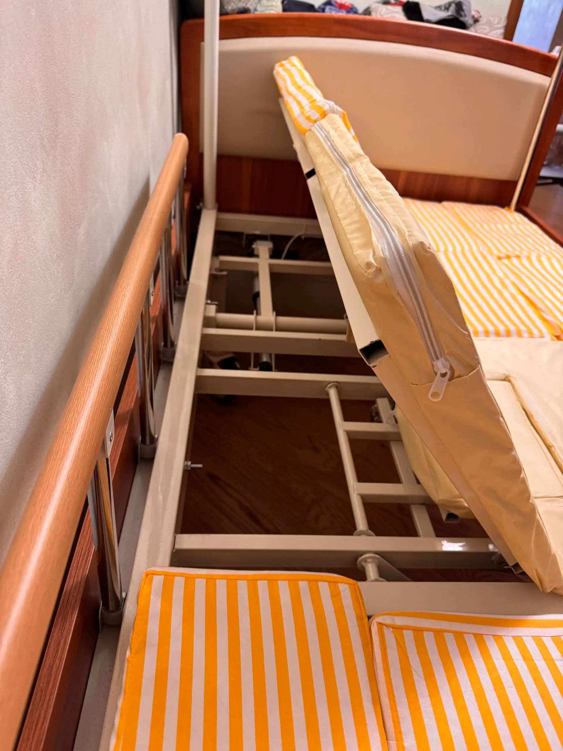 Медицинская кровать функциональная с 8-секционной конструкцией - Медицинская техника в Зеленоград