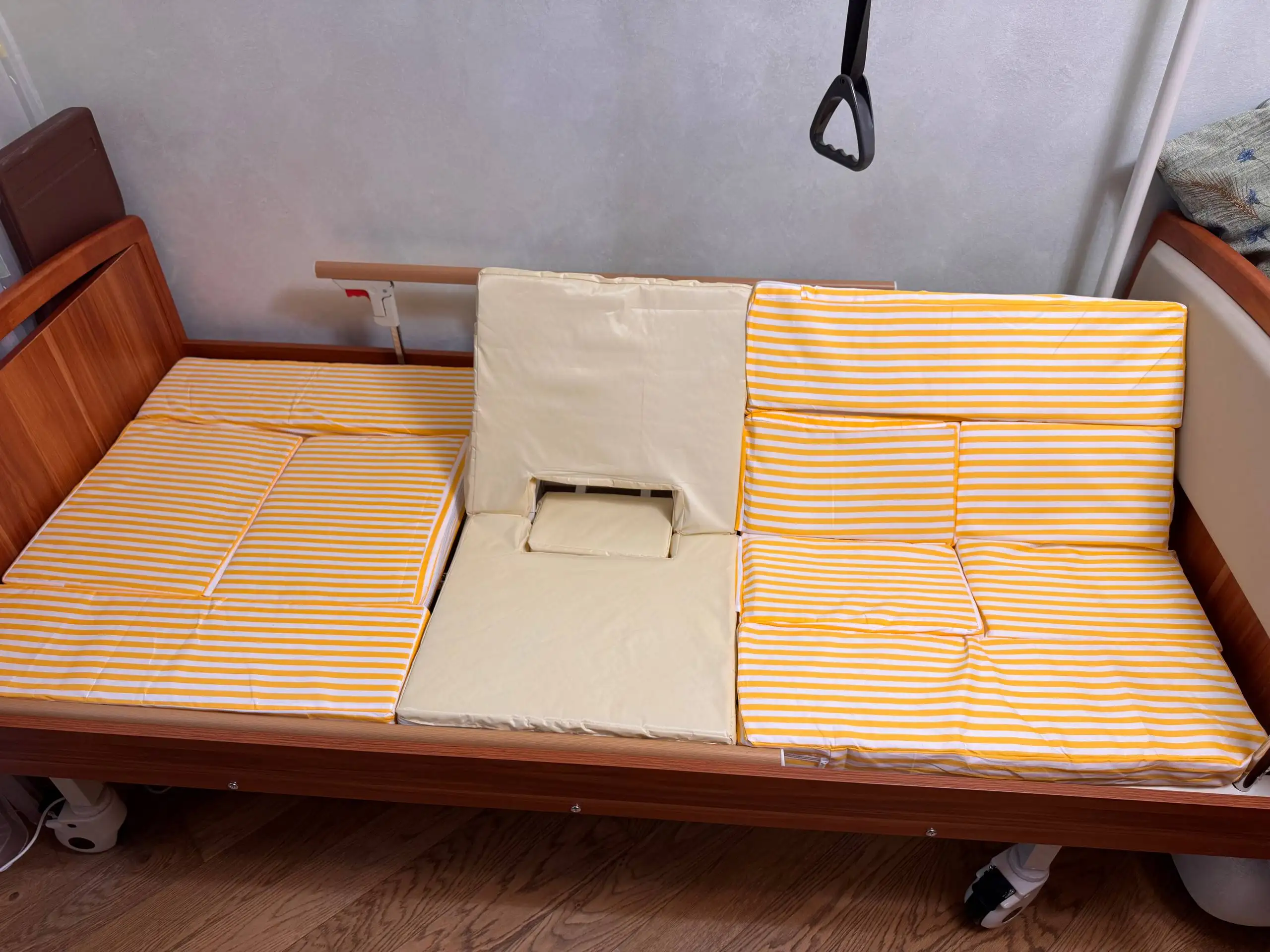 Медицинская кровать функциональная с 8-секционной конструкцией - Медицинская техника в Зеленоград