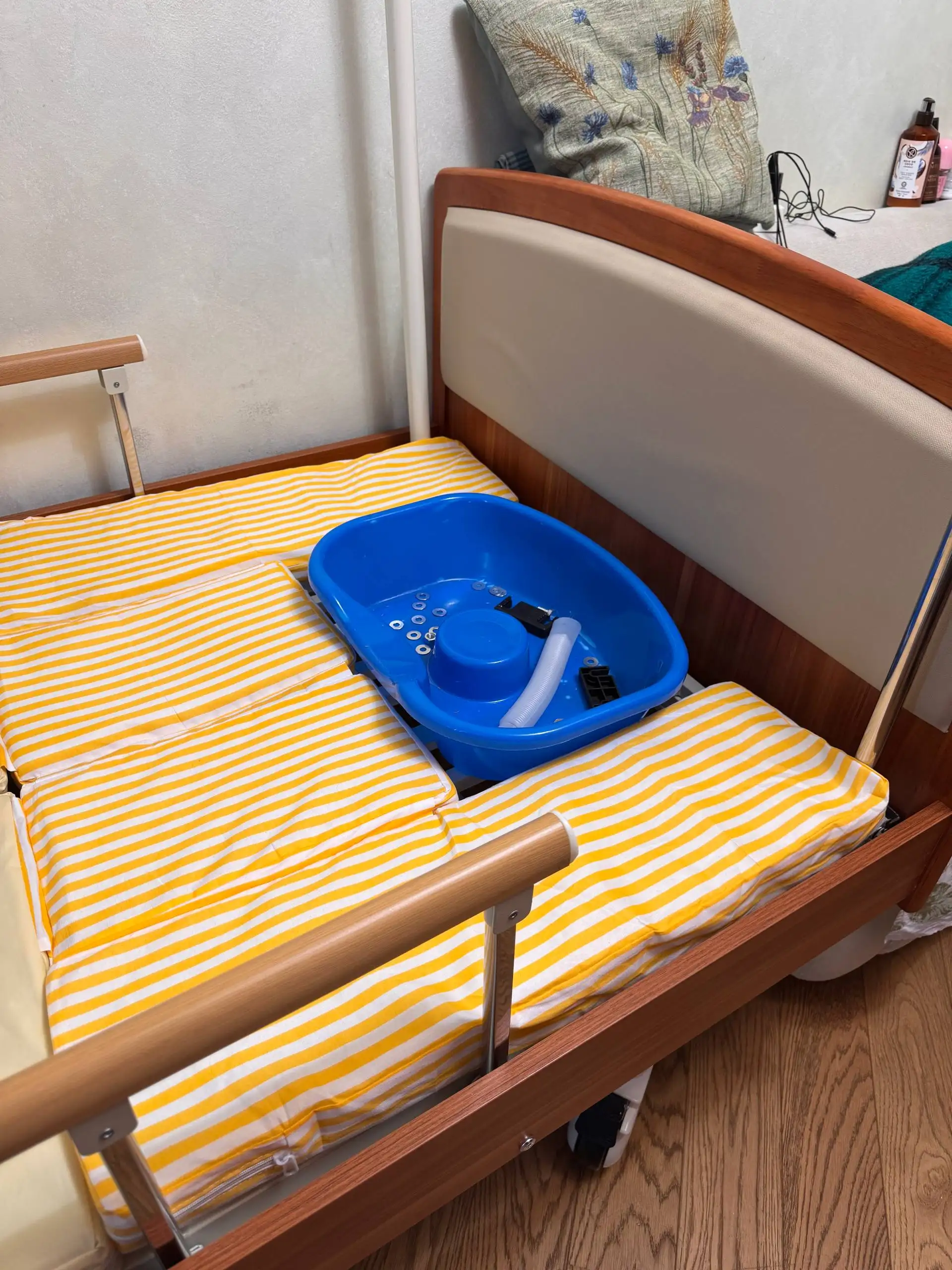 Медицинская кровать функциональная с 8-секционной конструкцией - Медицинская техника в Зеленоград