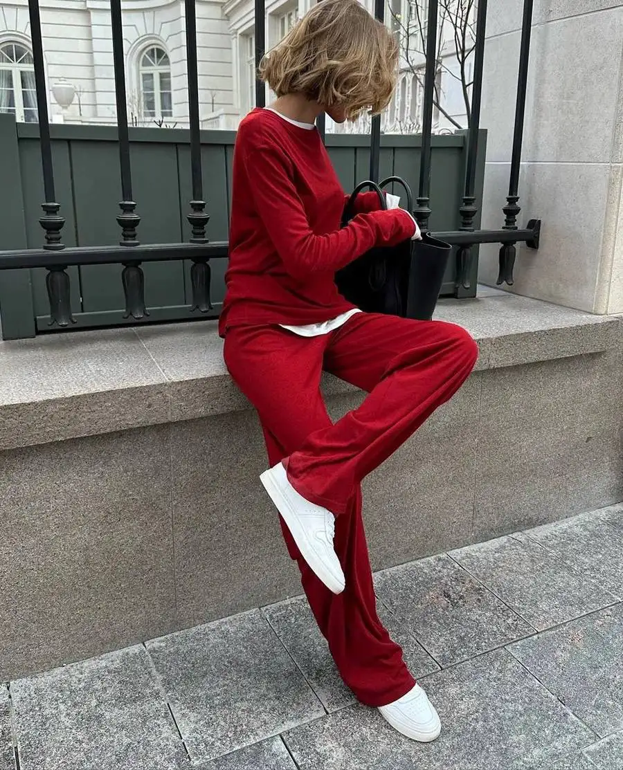 Костюм новый размер L - Костюмы (Одежда) в Москва