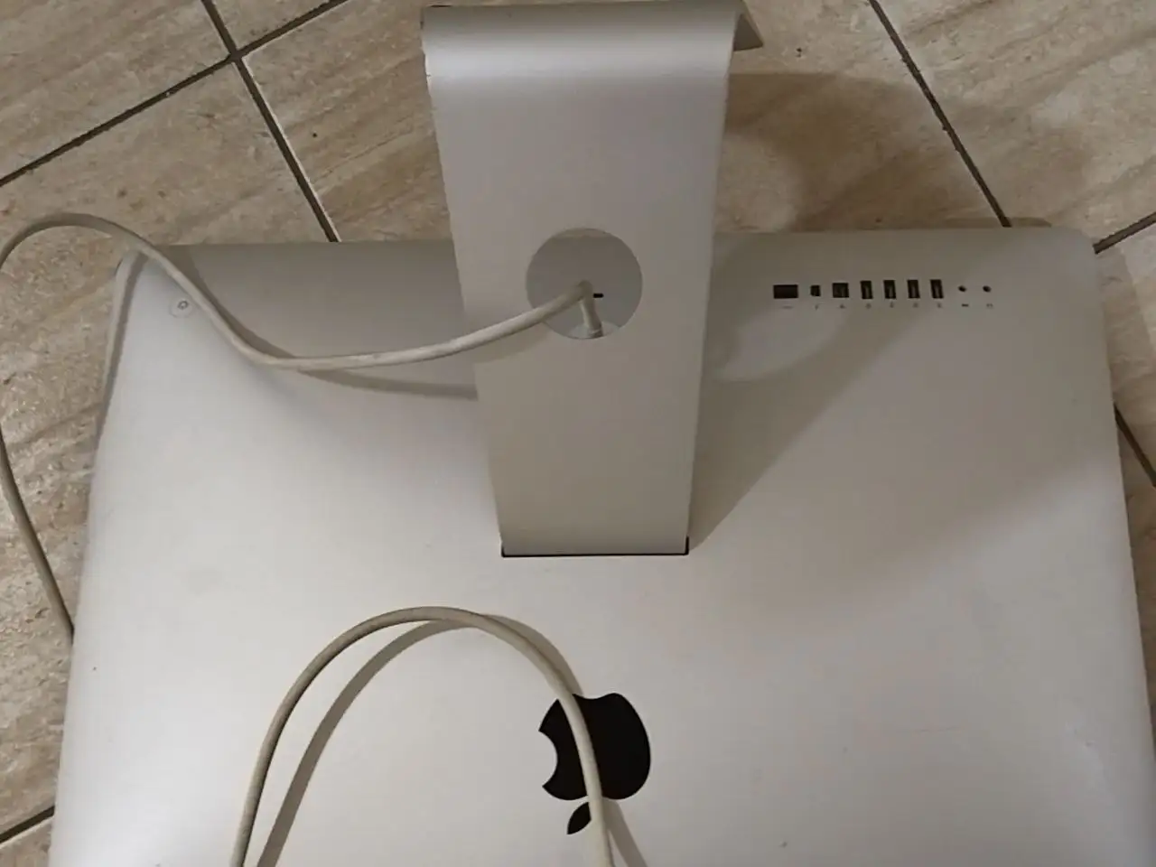 iPhone с поврежденным экраном - Смартфоны (Электроника) в Митино