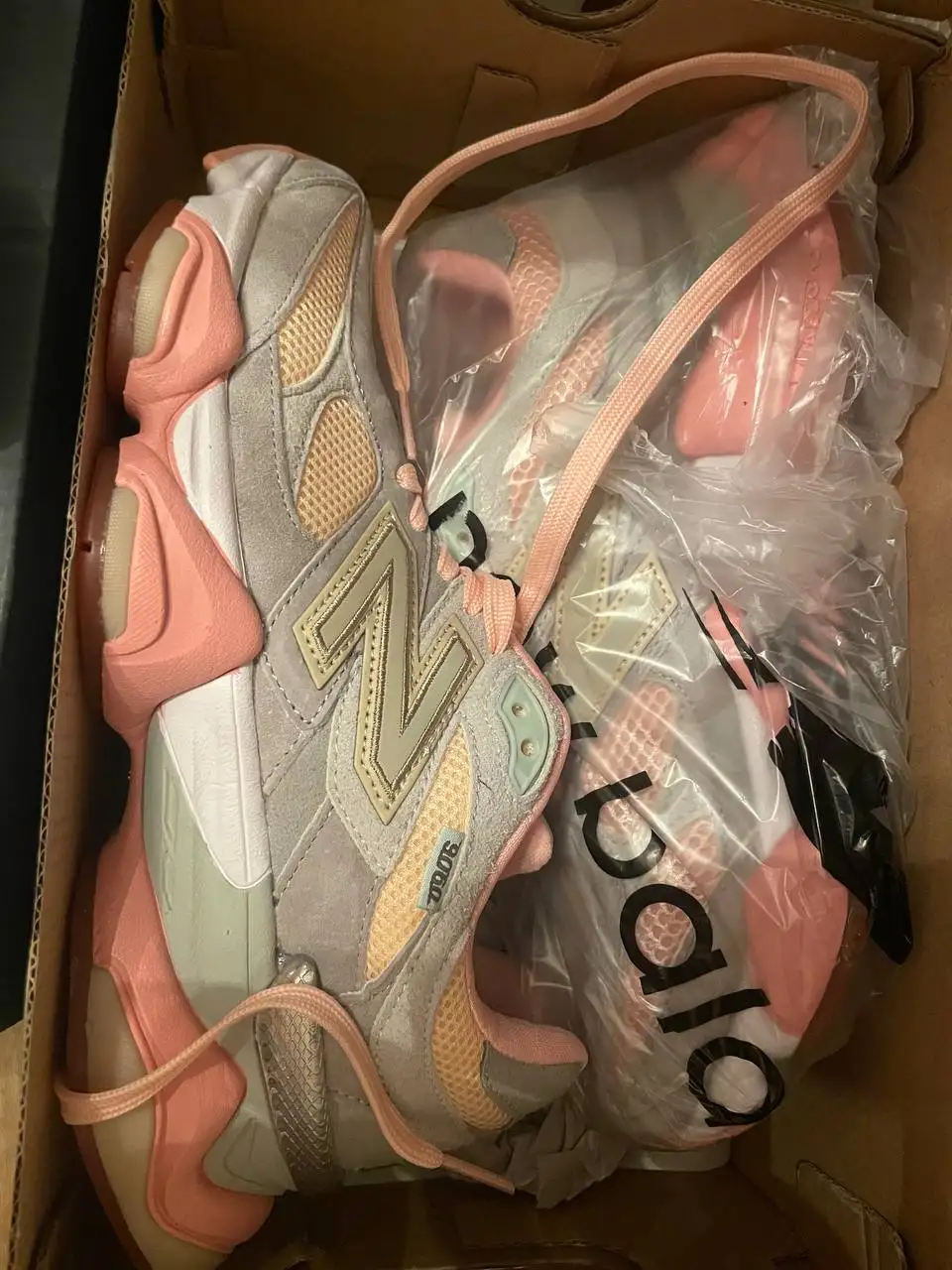 Кроссовки новые 39-40 размер - Кроссовки (Одежда) в Химки