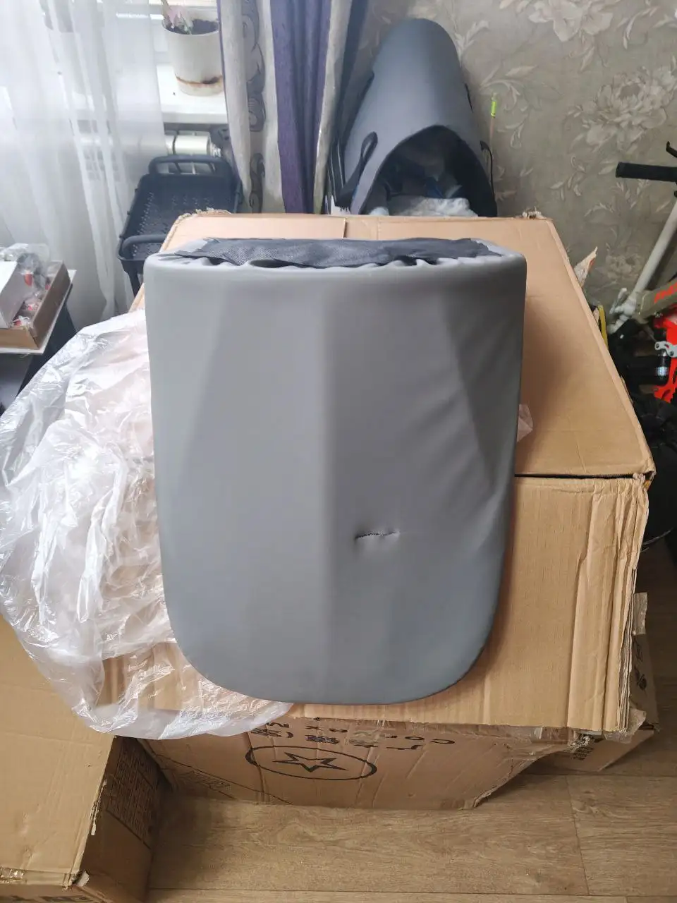 Комплект стульев, 4 стула, один с дефектом - Барахолка в Химки