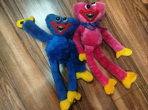 Две детские игрушки в хорошем состоянии - Одежда для детей в Химки