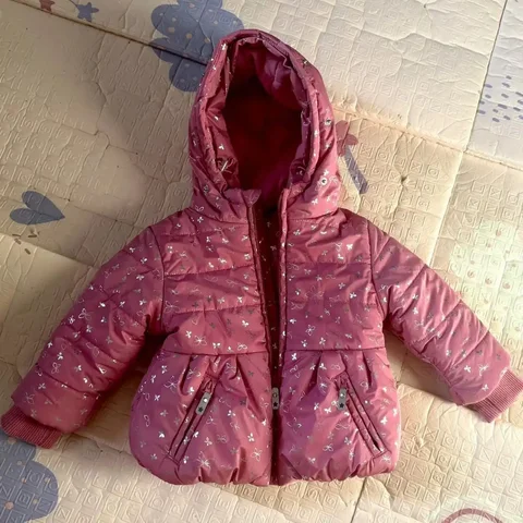Демисезонная куртка на девочку размер 80 - Женская в Москва