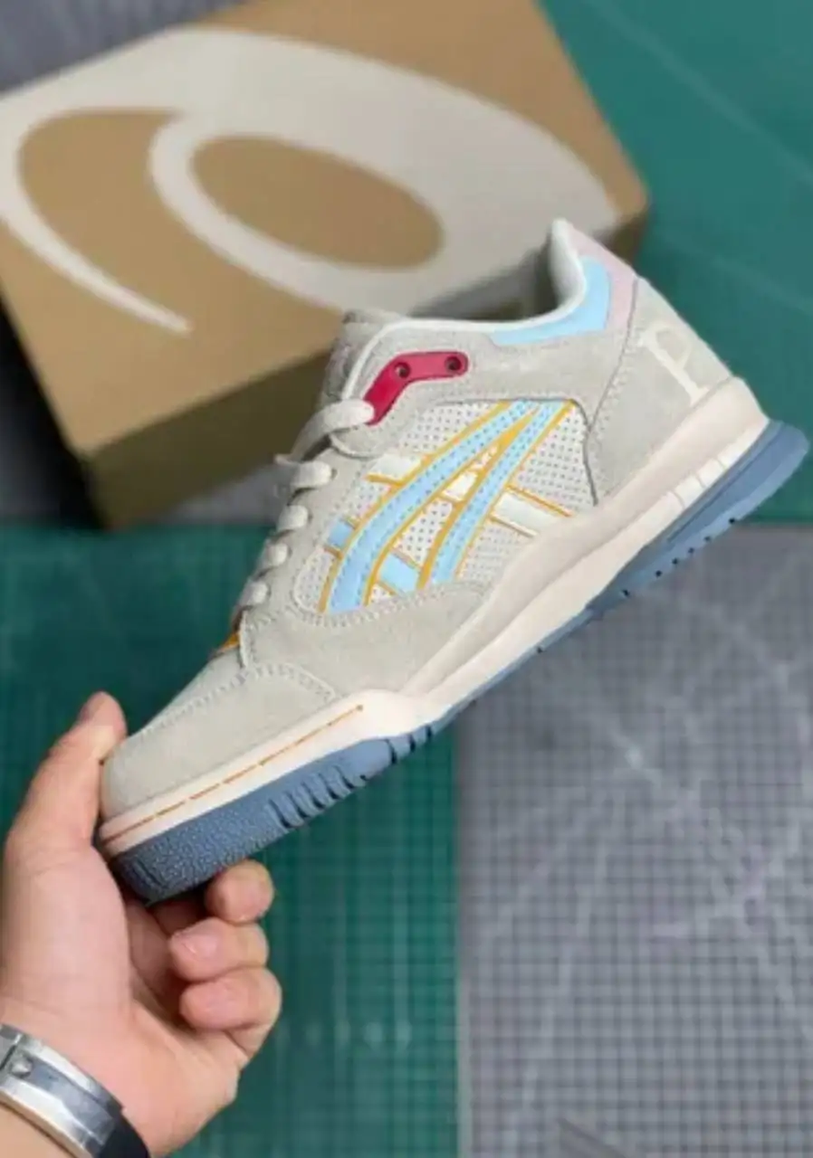 Кроссовки мужские и женские новые распродажа - Кроссовки (Одежда) в Химки