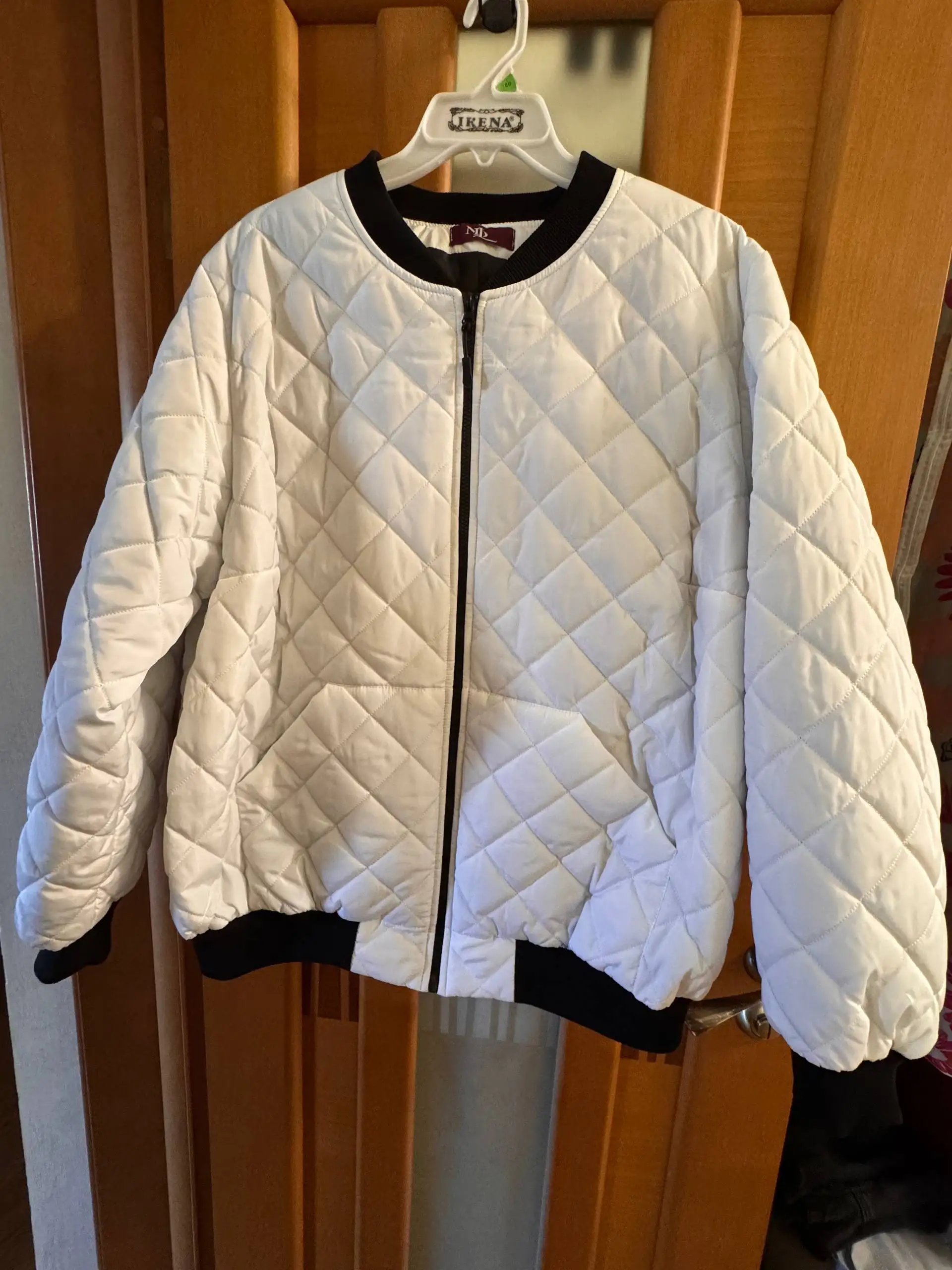 Женская демисезонная куртка-бомбер на резинке, размер 60-62 - Верхняя одежда (Одежда) в Химки