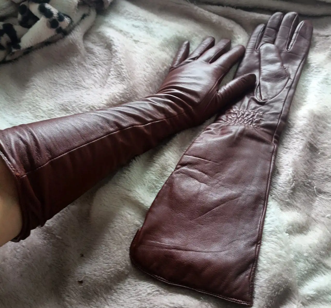 Женские высокие перчатки из телячьей кожи с утеплением - Аксессуары (Одежда) в Химки