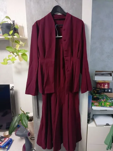 Костюм юбка+пиджак размер L - Жилетки в Химки