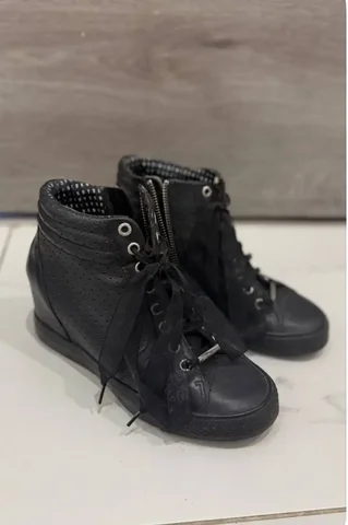 Ботильоны DKNY оригинал размер 37 натуральная кожа - Жилетки в Химки