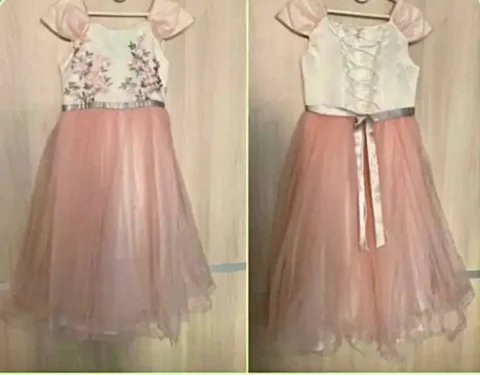 Платье размер 30-34 в идеальном состоянии - Жилетки в Химки