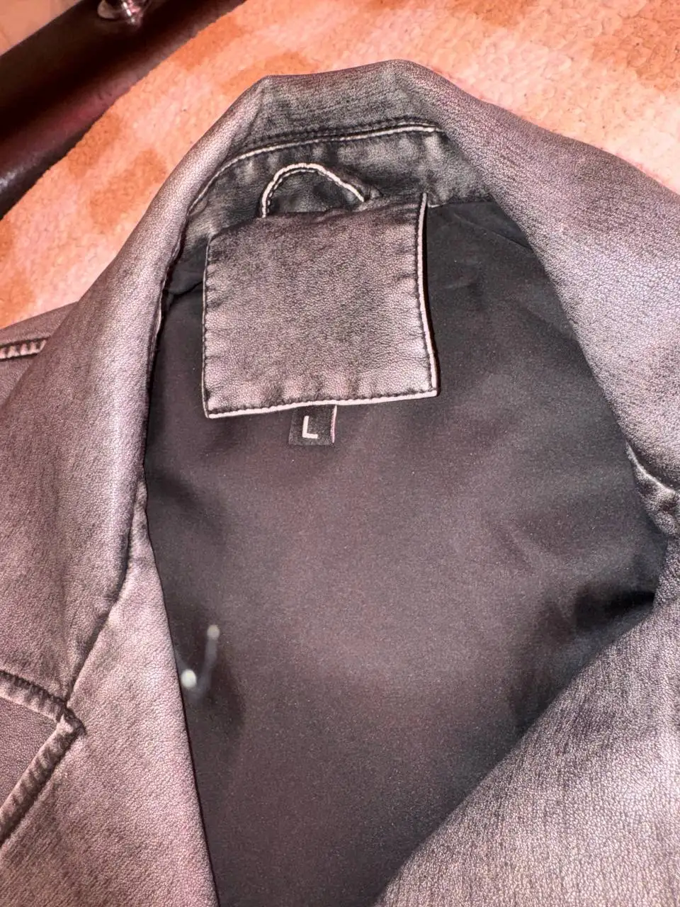 Женская кожаная куртка размер L - Верхняя одежда (Одежда) в Химки