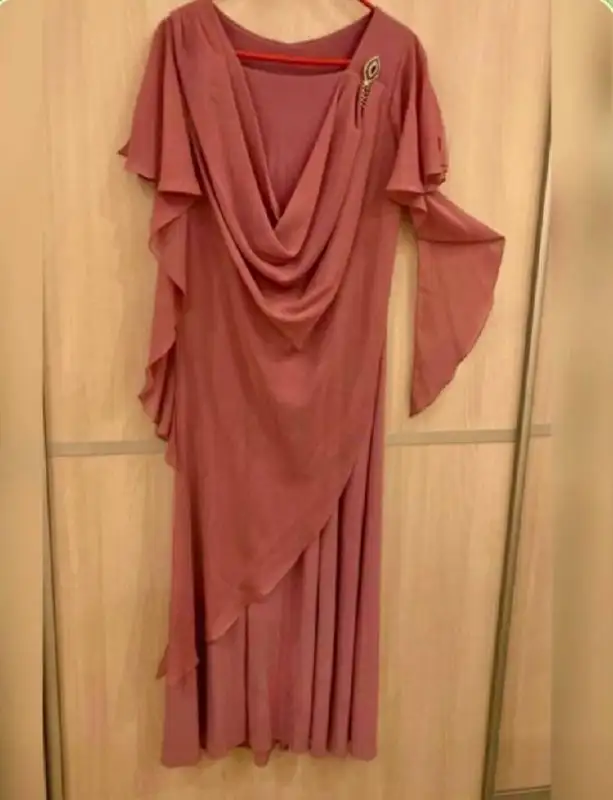 Вечернее платье размер 52-56 в идеальном состоянии - Платья (Одежда) в Химки