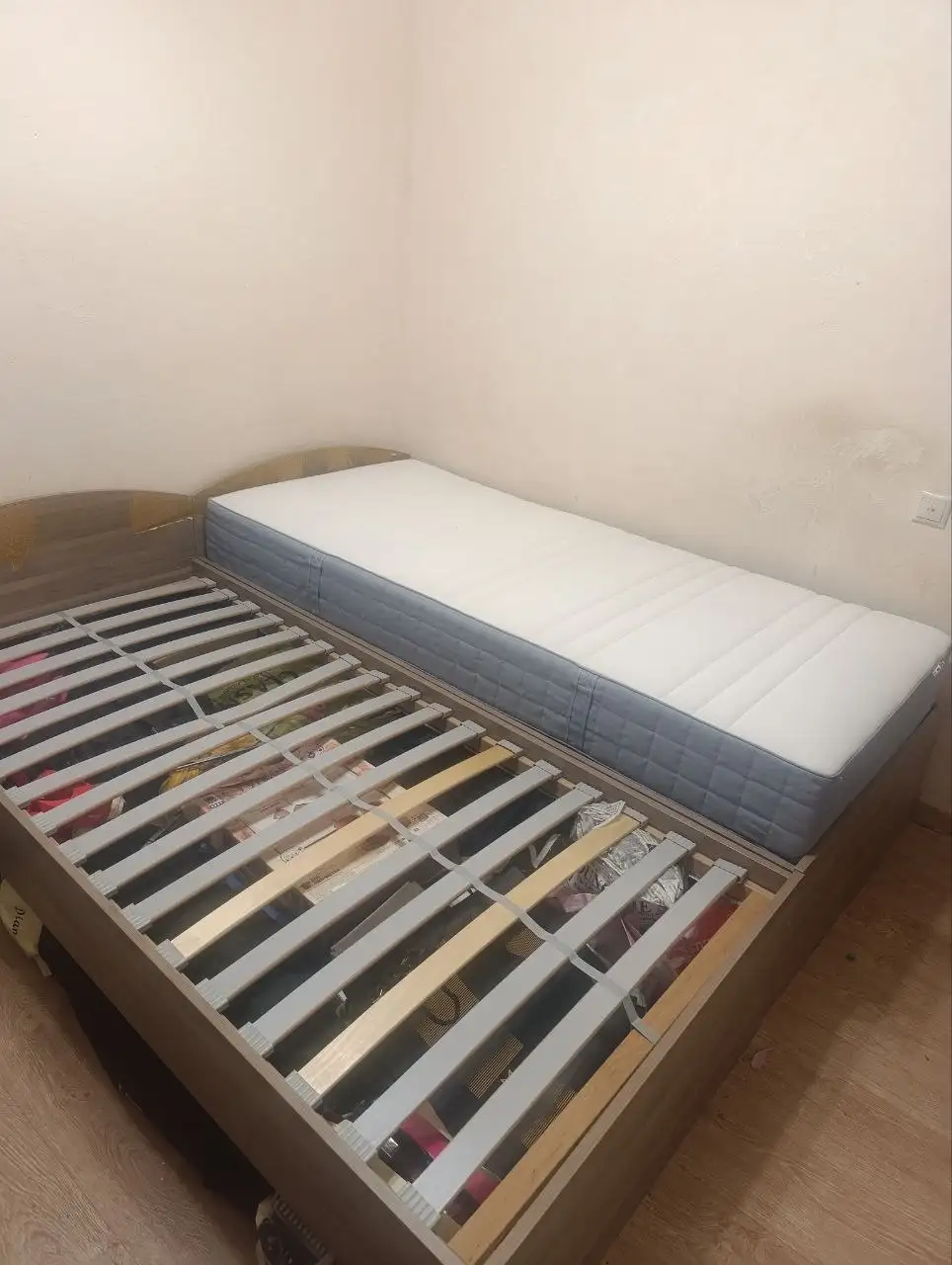 Продажа двух кроватей с матрасами Аскона - Мебель (Барахолка) в Химки