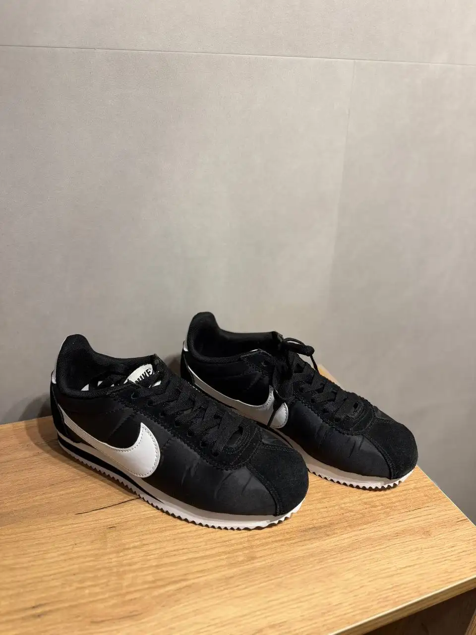 Кроссовки Nike оригинал размер 37 - Обувь (Одежда) в Москва