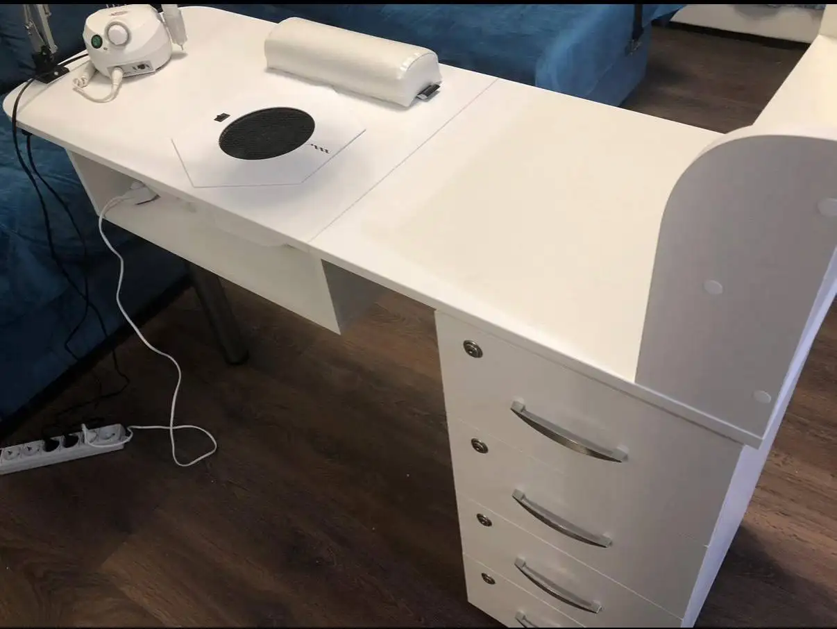 Складной стол для мастера маникюра с пылесосом - Профессиональное оборудование (Барахолка) в Химки