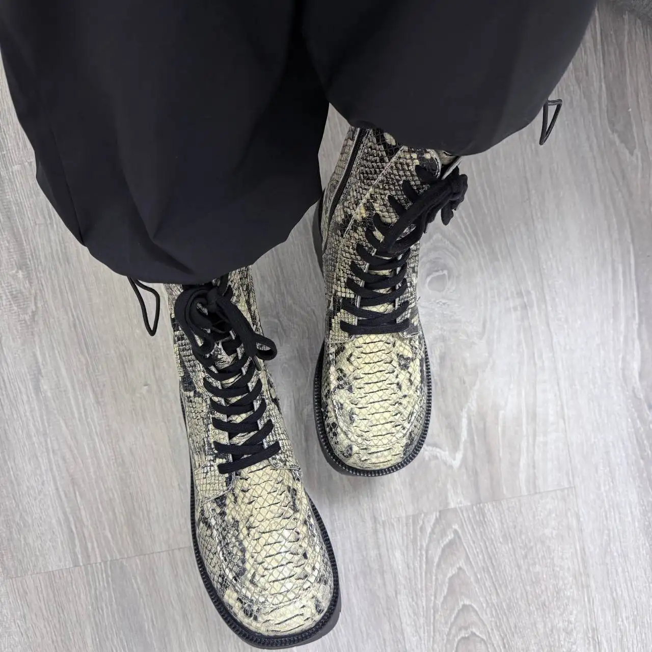 Стильные сапожки ASOS натуральная кожа змеиный принт размер 38 - Обувь (Одежда) в Химки