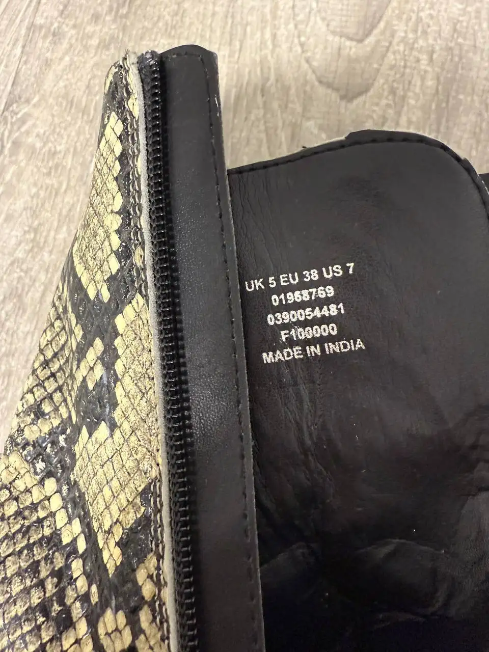 Стильные сапожки ASOS натуральная кожа змеиный принт размер 38 - Обувь (Одежда) в Химки