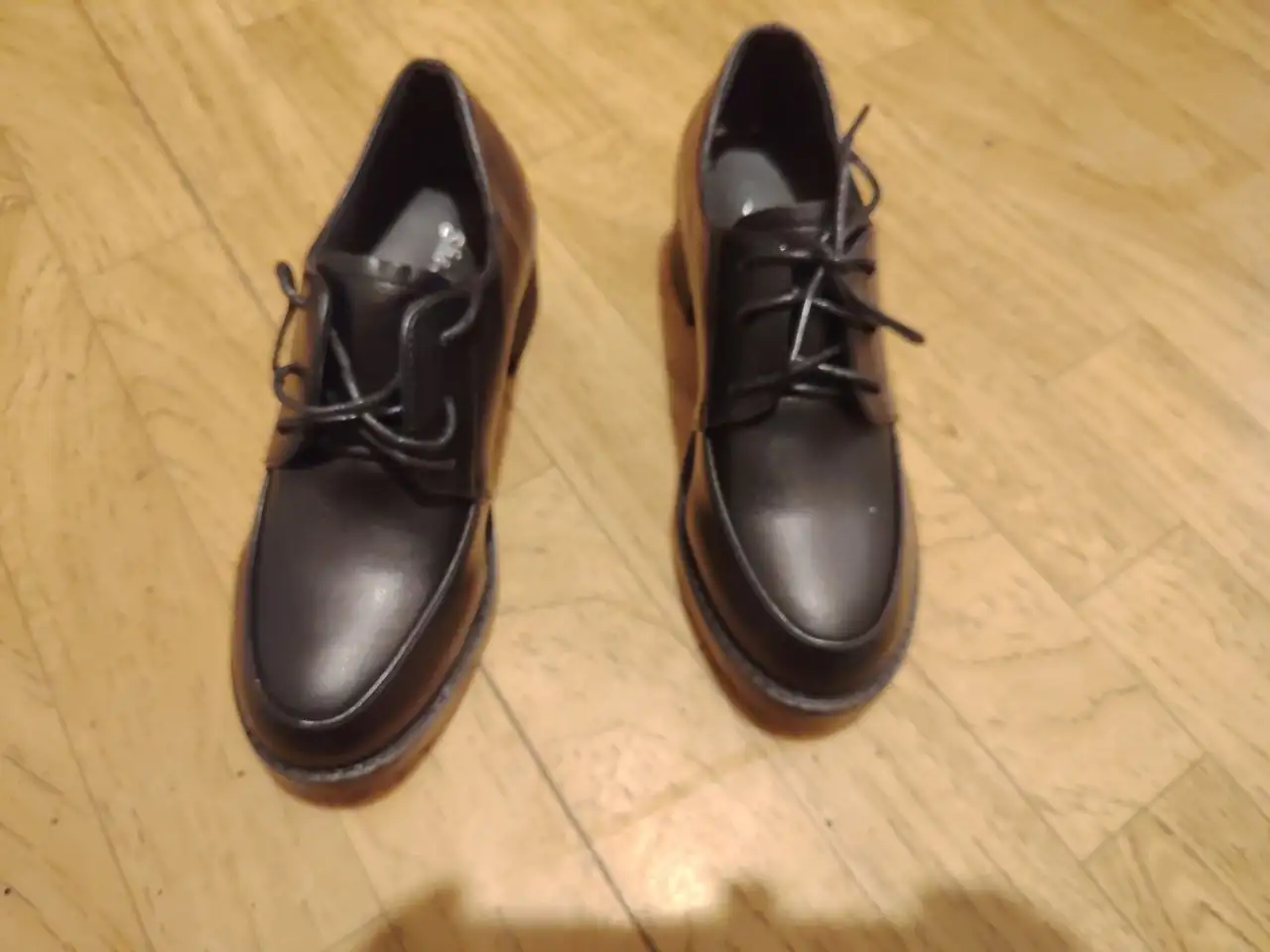 Продам новые туфли 35 размера - Обувь (Одежда) в Химки
