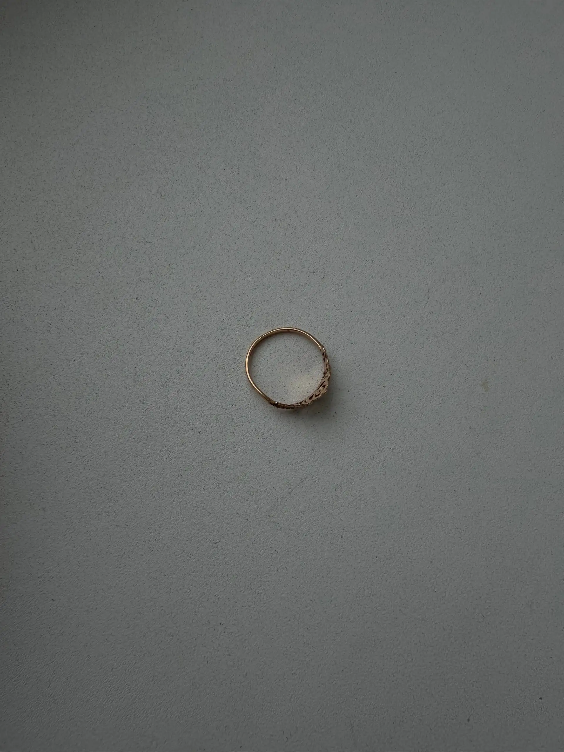 Золотое кольцо с повреждениями - Украшения (Барахолка) в Химки