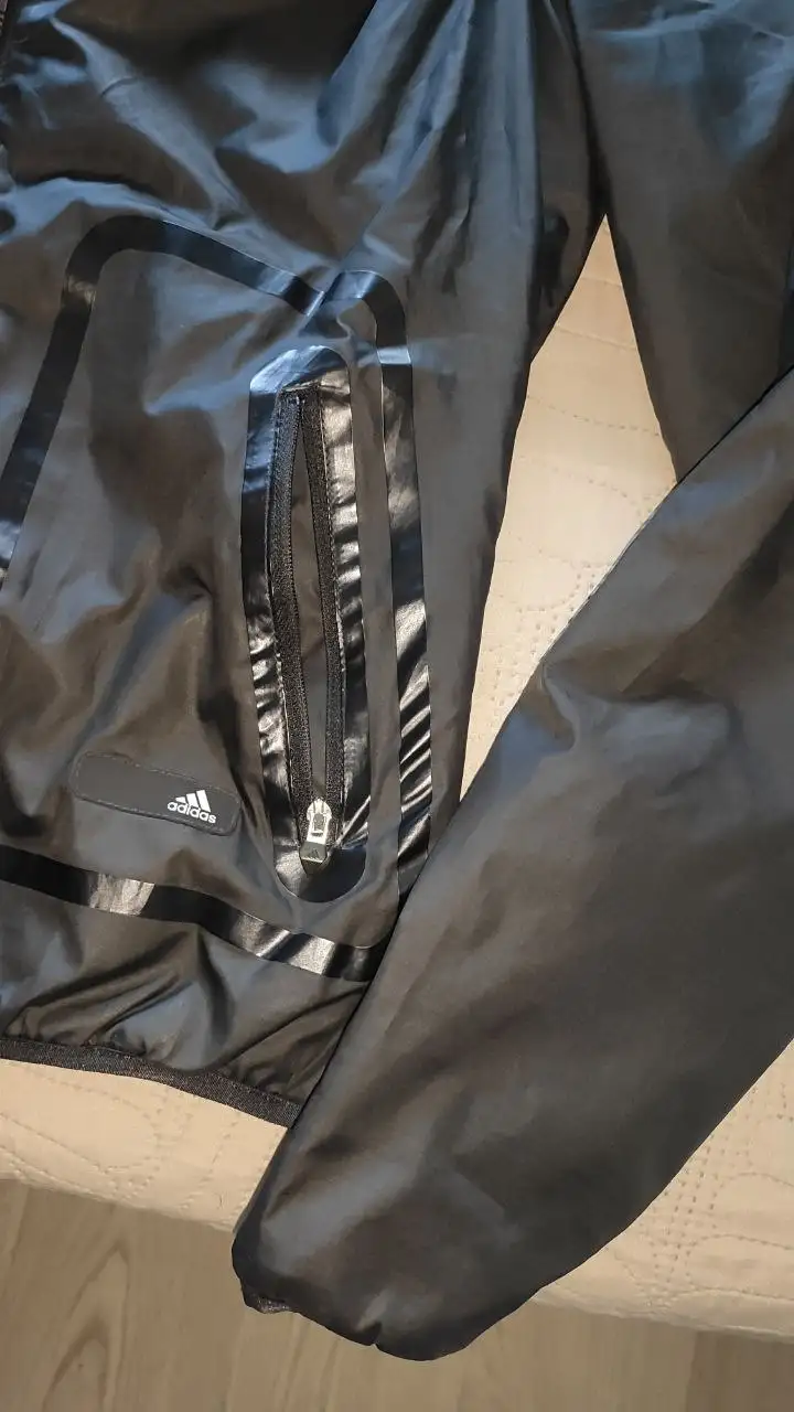 Куртка утепленная Adidas оригинал, размер 42 (XS) - Верхняя одежда (Одежда) в Зеленоград