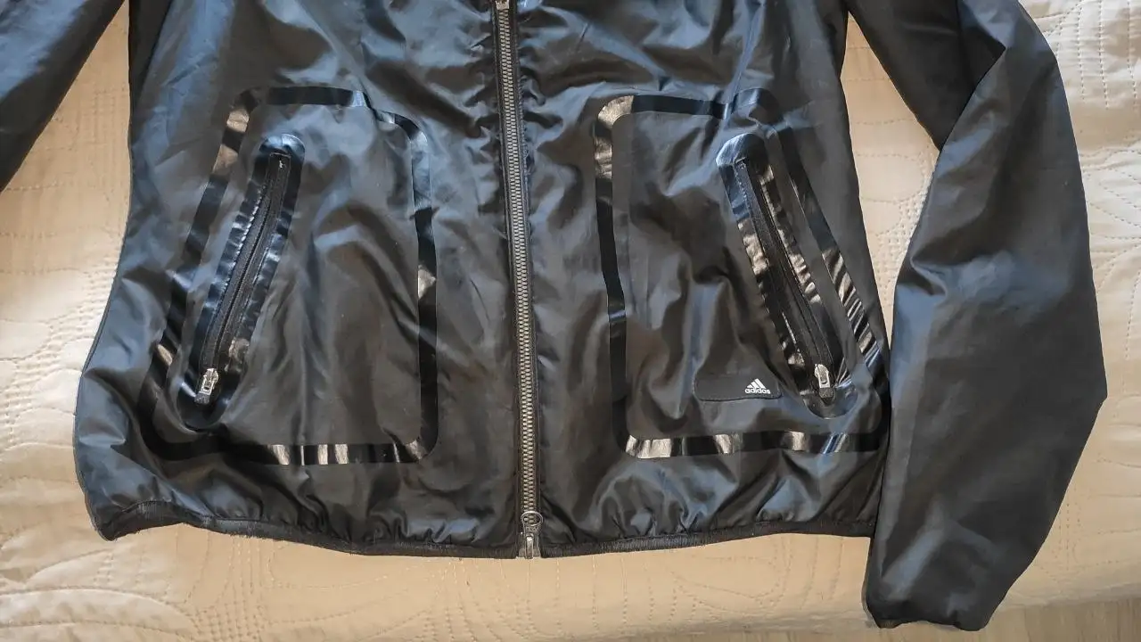 Куртка утепленная Adidas оригинал, размер 42 (XS) - Верхняя одежда (Одежда) в Зеленоград