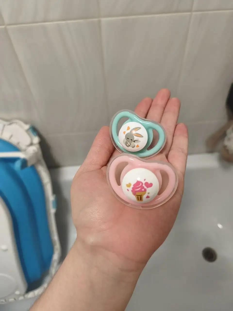 Пустышки Pigeon MiniLight Мороженое Зайчики S 2шт - Пустышки и соски (Товары для детей) в Химки