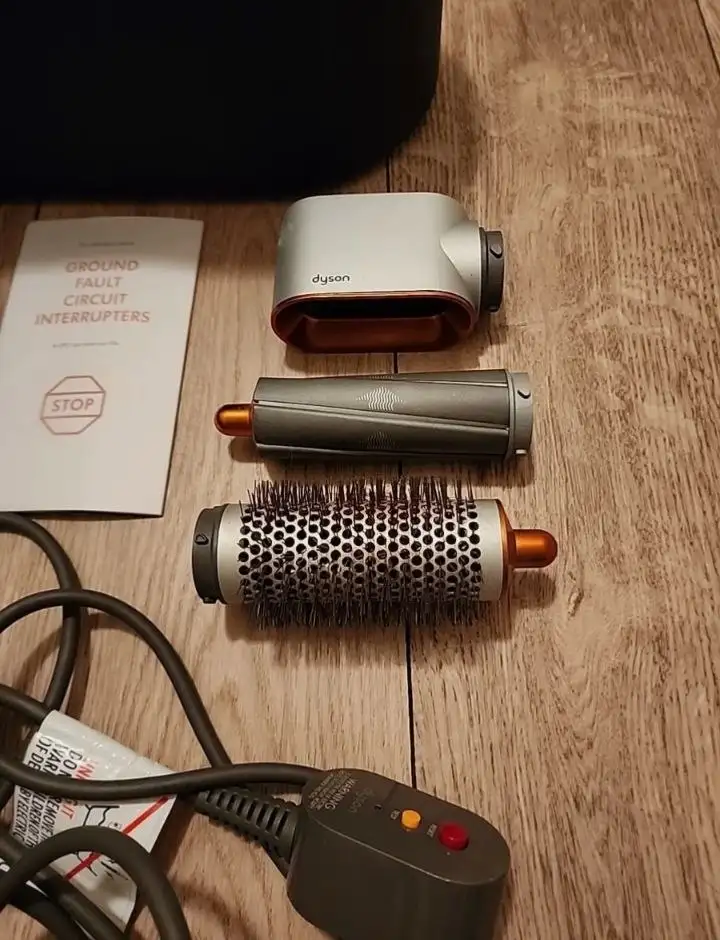 Продается Dyson Airwrap - Красота и здоровье в Химки