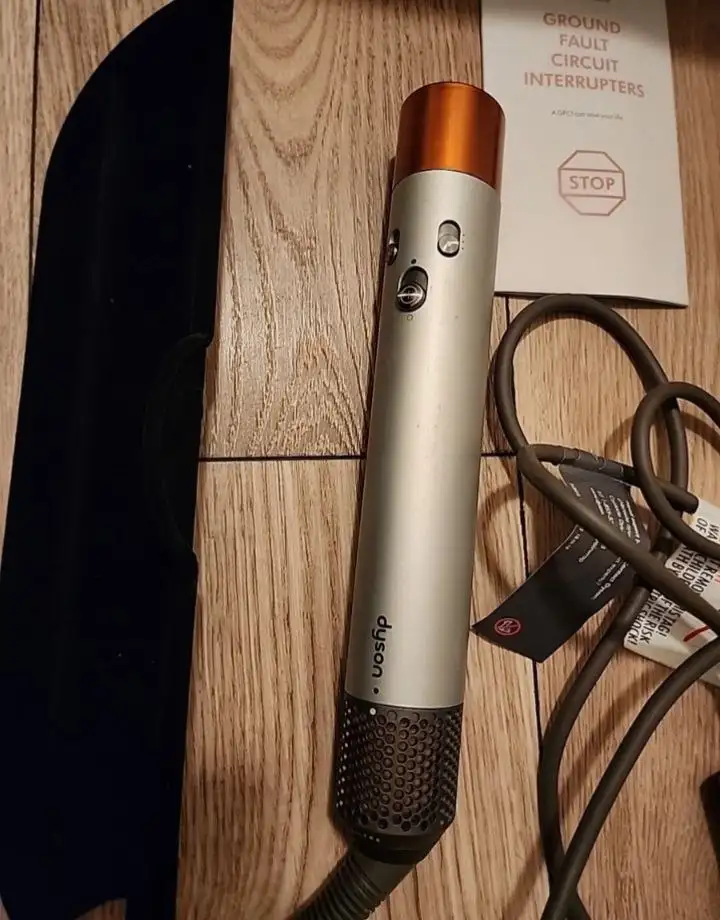 Продается Dyson Airwrap - Красота и здоровье в Химки