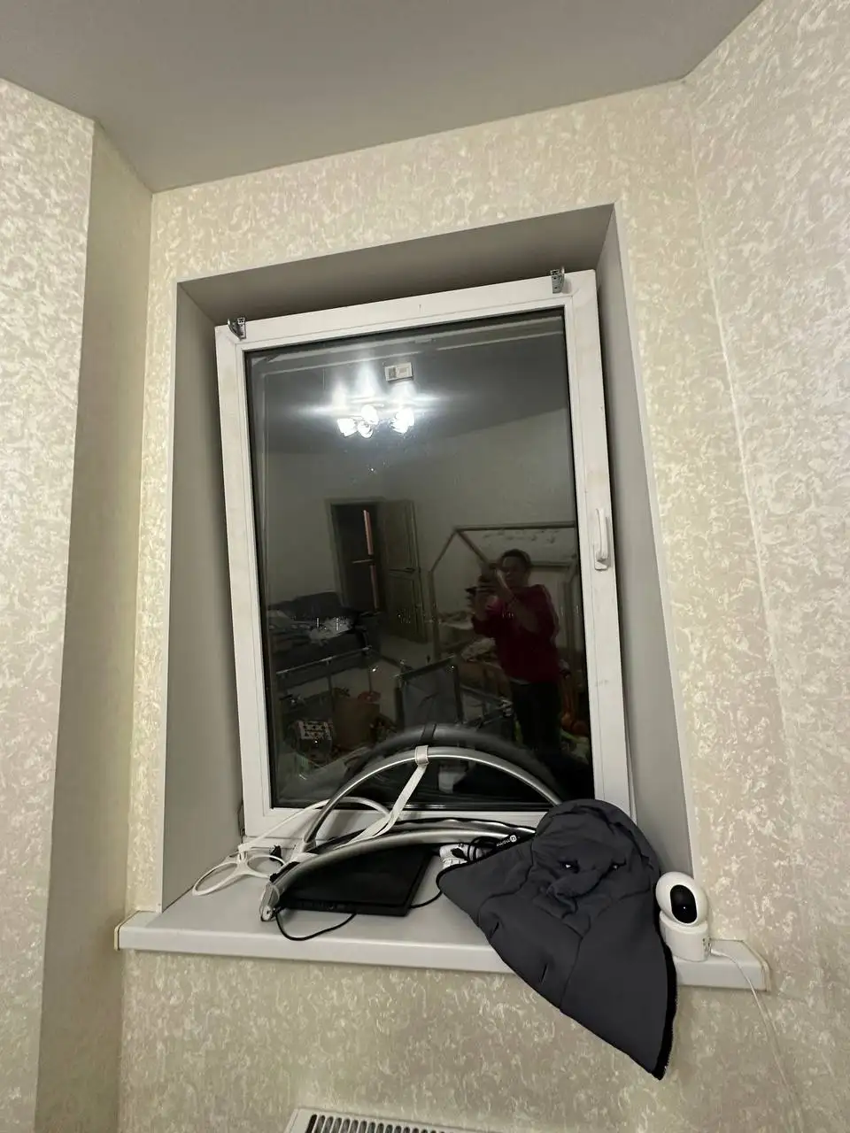 Продам два пластиковых окна б/у - окна (Для дома и дачи) в Химки