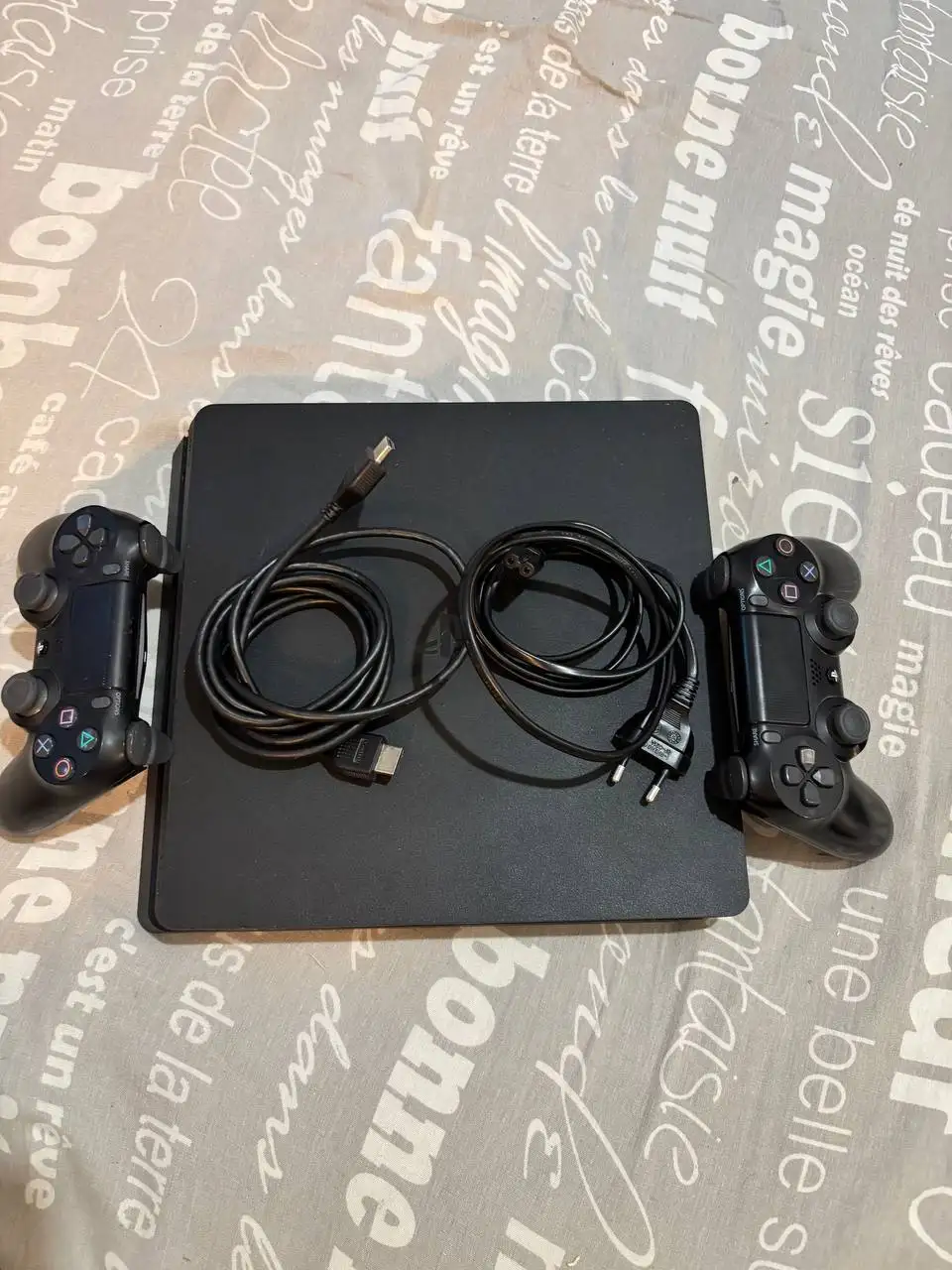 PS4 500GB с двумя джойстиками - Игровые приставки (Электроника) в Подрезково