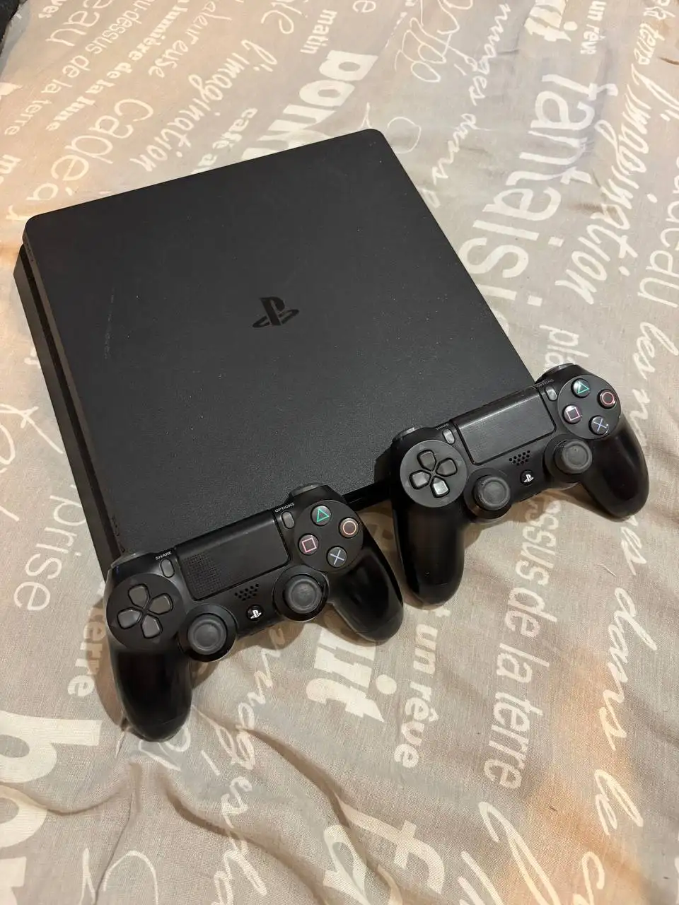 PS4 500GB с двумя джойстиками - Игровые приставки (Электроника) в Подрезково