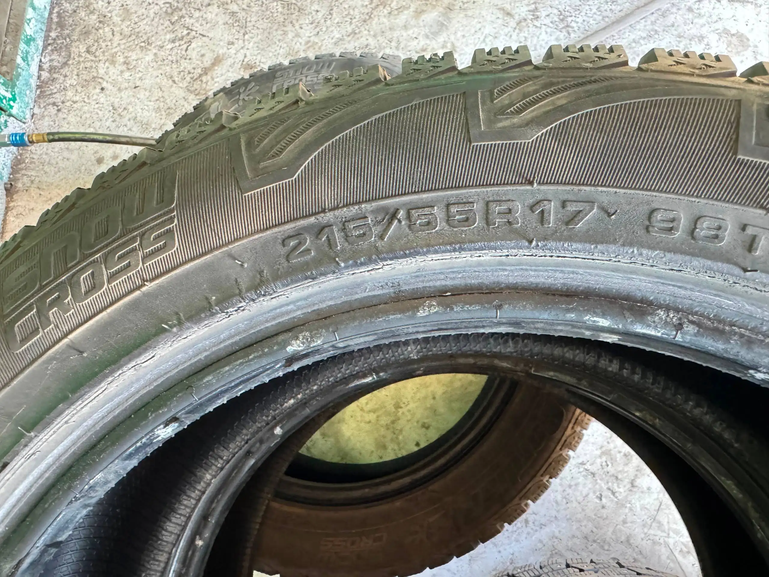 Зимние шины 215/55/17 - Шины (Авто) в Зеленоград