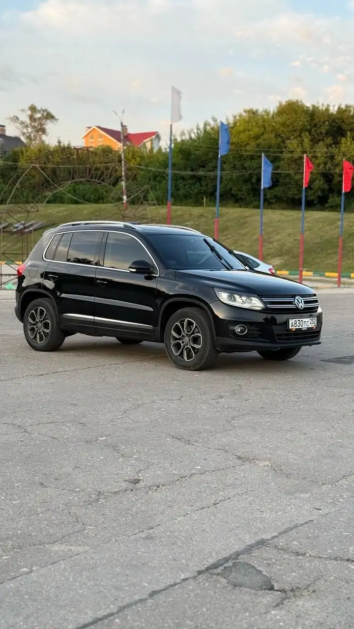 VW Tiguan 2012, полный автомат, богатая комплектация - Легковые автомобили (Авто) в Москва