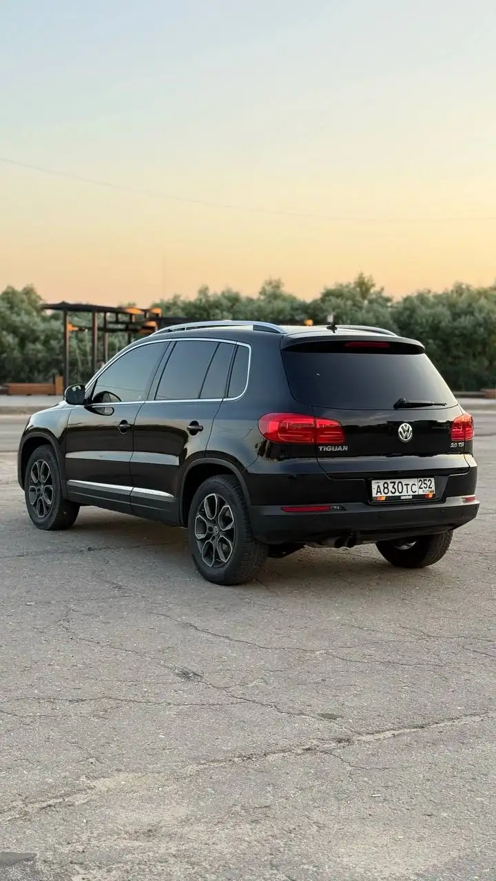 VW Tiguan 2012, полный автомат, богатая комплектация - Легковые автомобили (Авто) в Москва