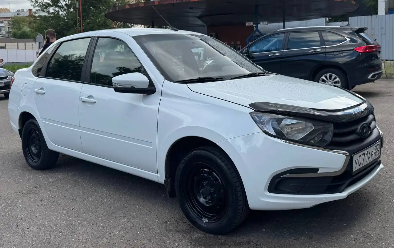 Lada Granta FL 1.6 (90 л/с) 2023 - Легковые автомобили (Авто) в Москва