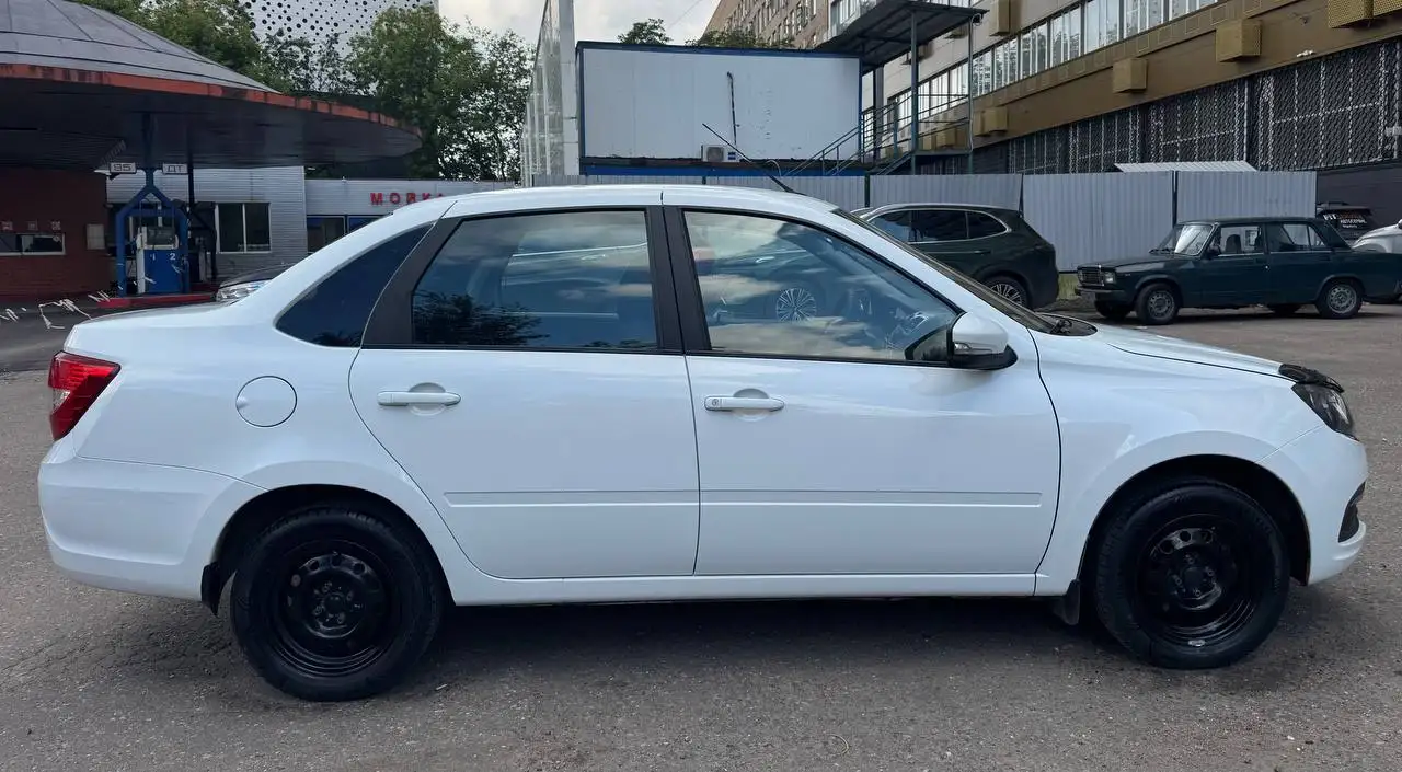 Lada Granta FL 1.6 (90 л/с) 2023 - Легковые автомобили (Авто) в Москва