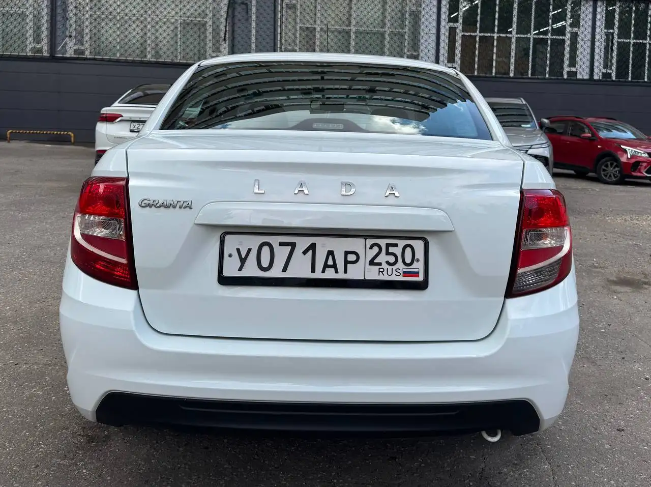 Lada Granta FL 1.6 (90 л/с) 2023 - Легковые автомобили (Авто) в Москва