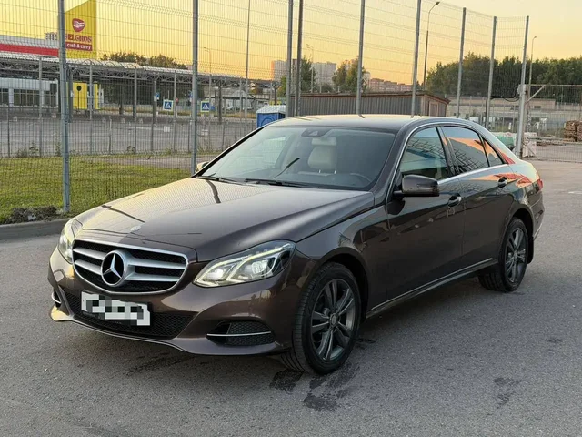Mercedes-Benz W212 E200 2014 рестайлинг - Hyundai Accent в Москва