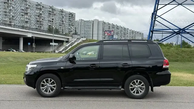 Toyota Land Cruiser 2008, дизель, 7 мест - Авто в Москва