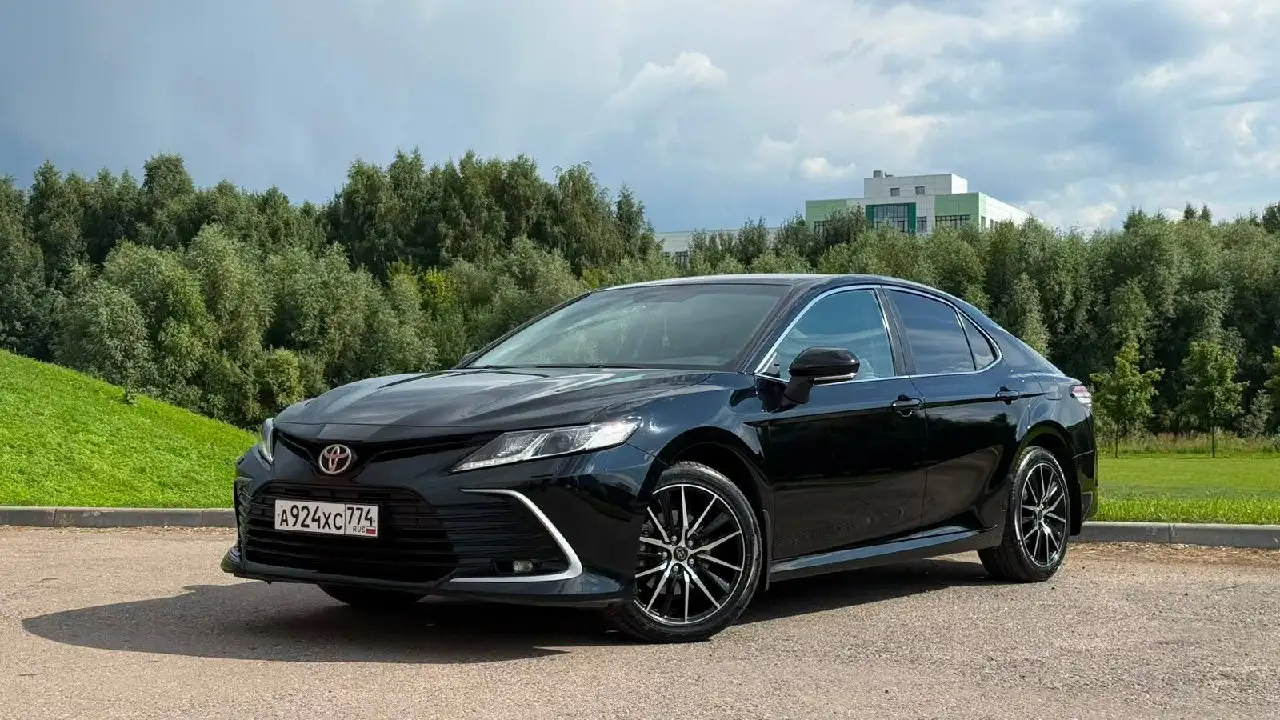 Тойота Камри 2021, 2.5 AT, без окрасов - Легковые автомобили (Авто) в Москва