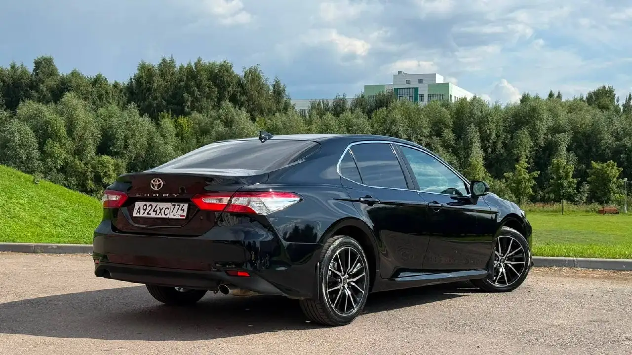 Тойота Камри 2021, 2.5 AT, без окрасов - Легковые автомобили (Авто) в Москва