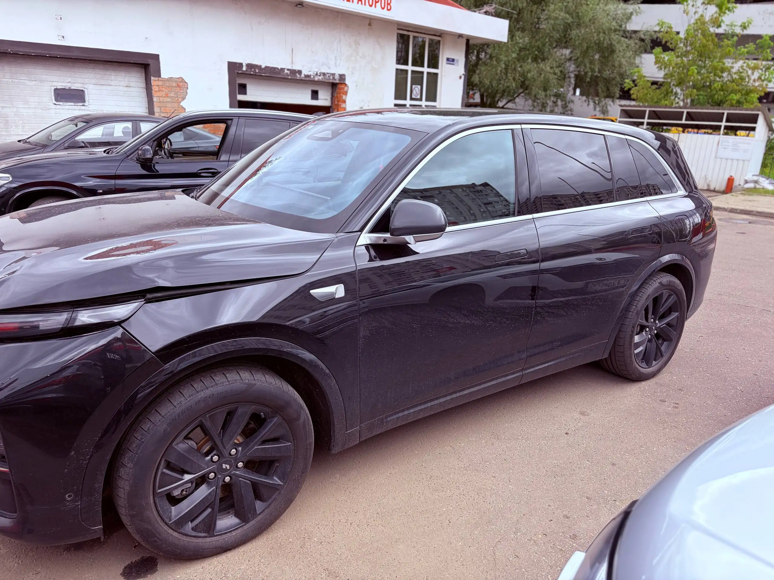 Li Auto L7 1.5 AT 2023 битый - Авто в Москва