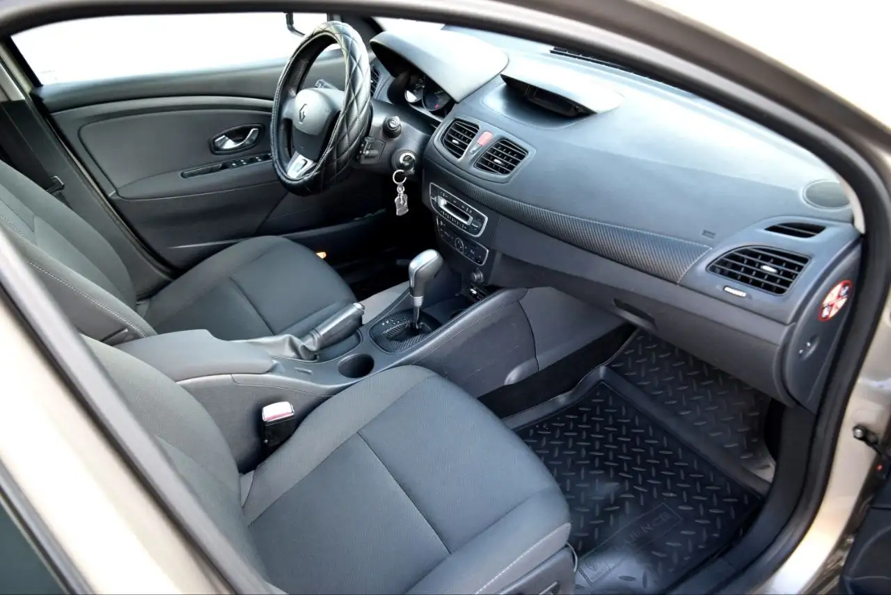 Renault FLUENCE 2011, 1.6 АКПП - Легковые автомобили (Авто) в Москва