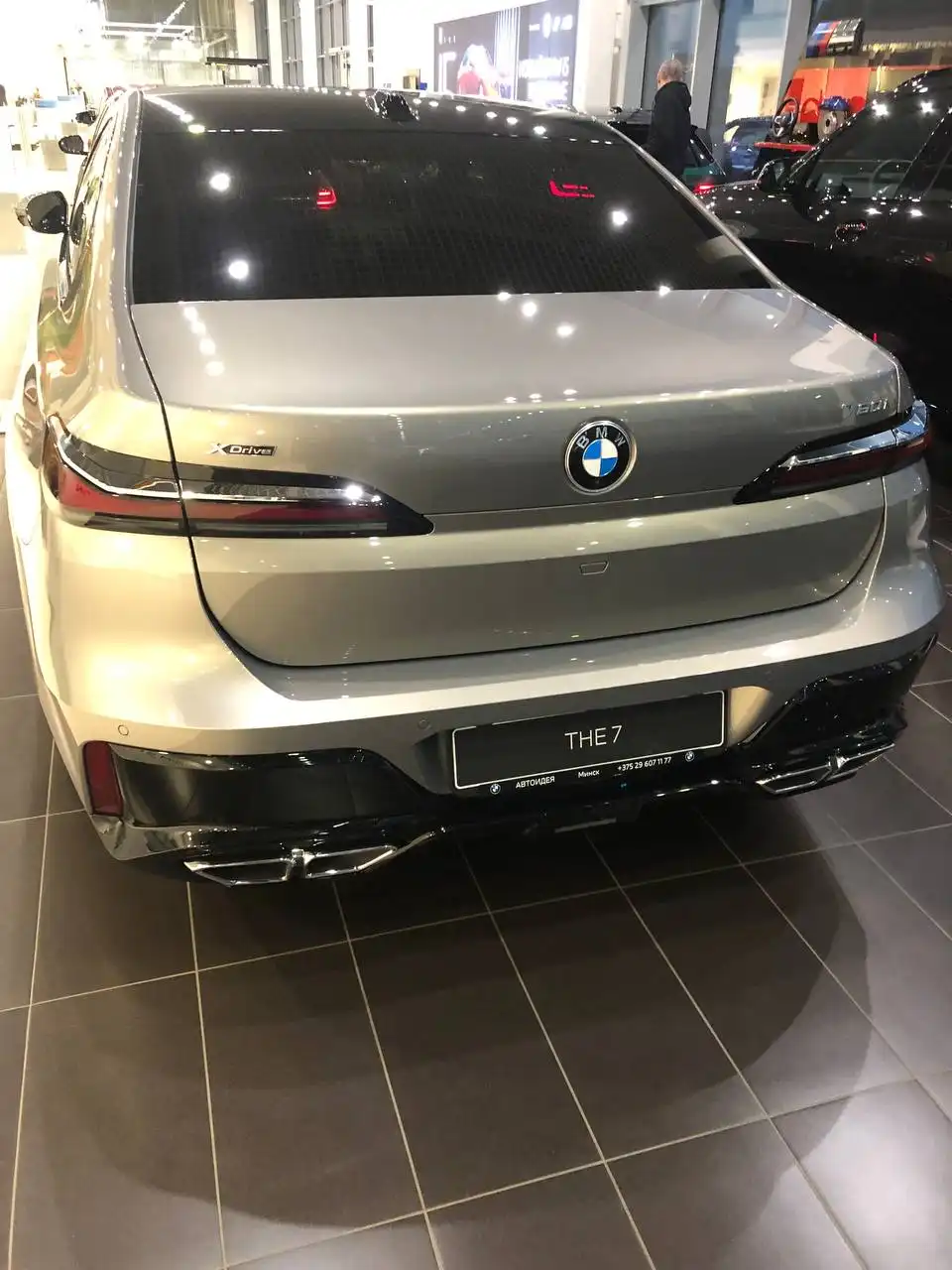 Продажа BMW 760i 2025 года с полной заводской комплектацией