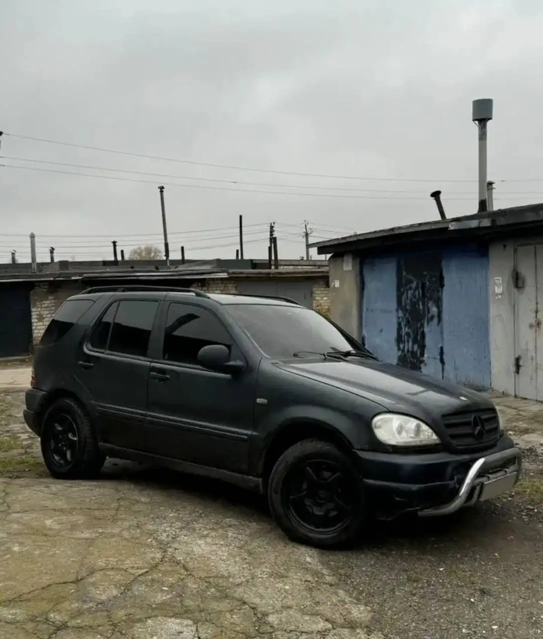 Продам Mercedes Ml W163 3.2 (218лс) 1999 года