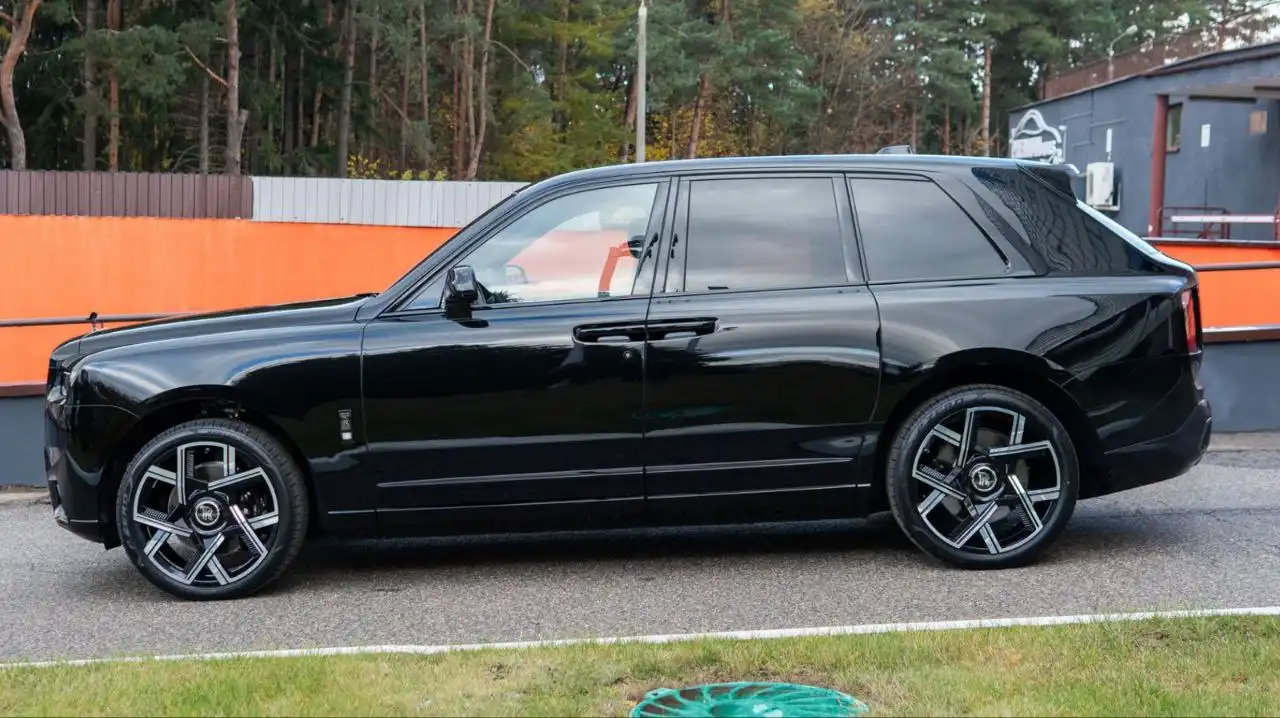 Rolls-Royce Cullinan Black Badge II 2025