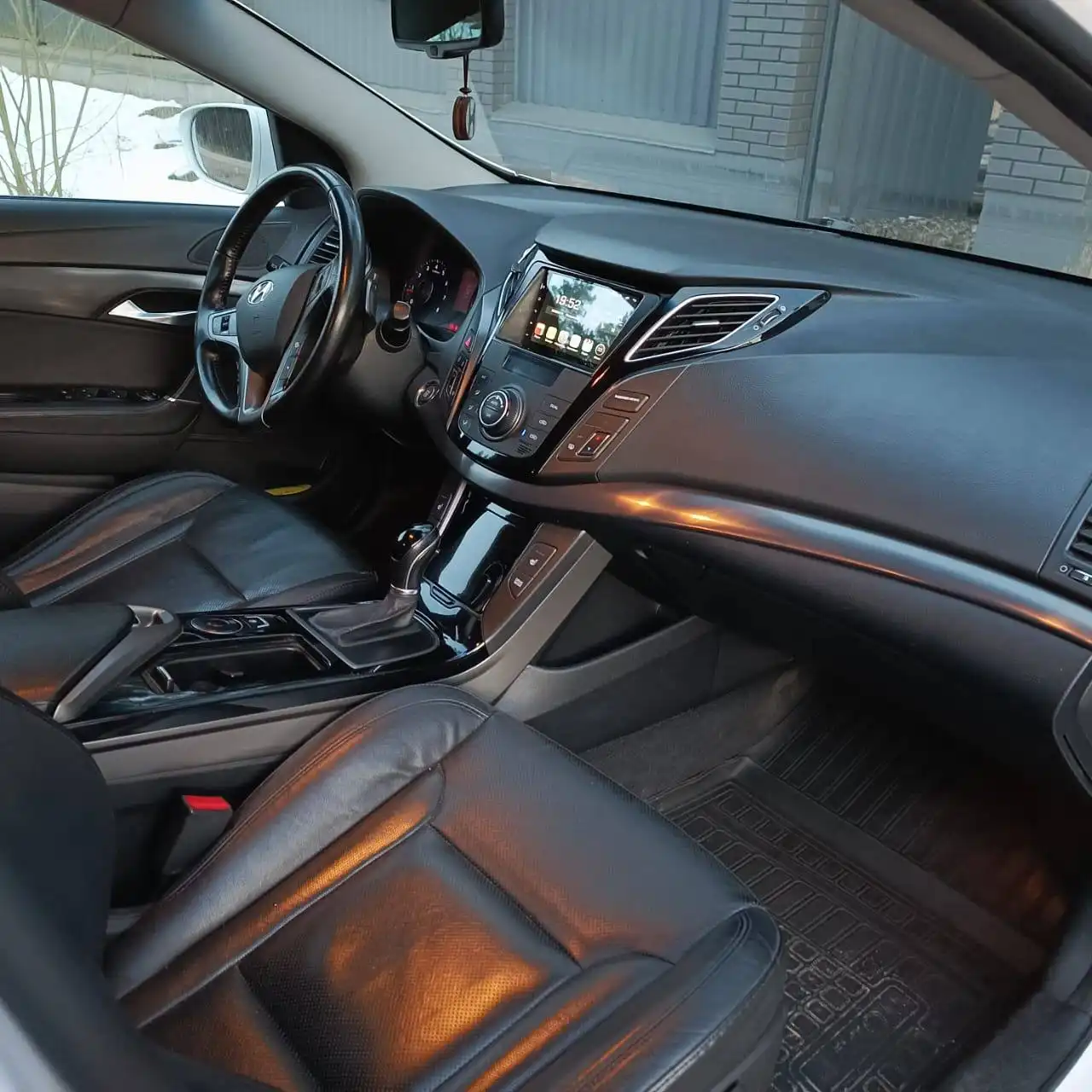 Продажа автомобиля Hyundai i40 2015 рестайлинг